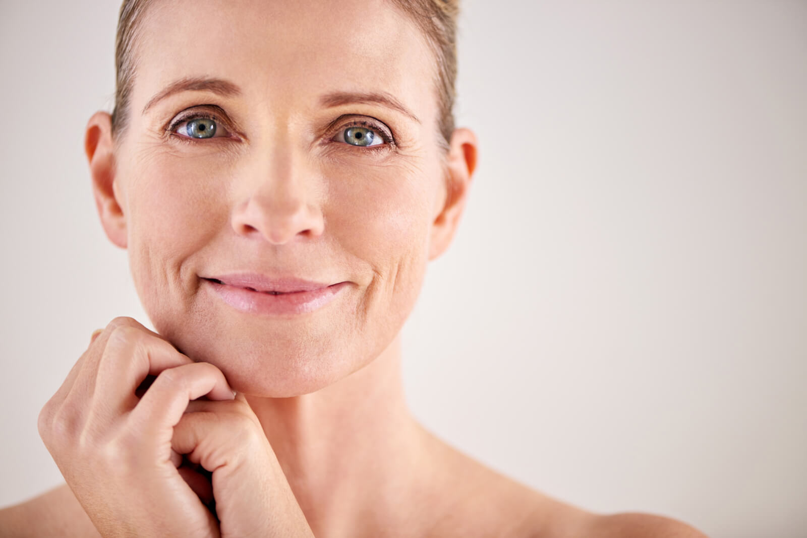 Botox-Injektionen zum jüngerem Aussehen, positiver Ausstrahlung und Schönheit